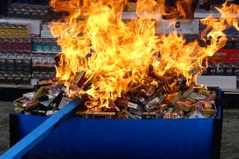 Bea cukai Maluku musnahkan rokok & alkohol ilegal senilai ratusan juta