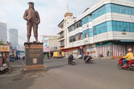 Sejumlah toko dan SPBU terpantau tutup jelang aksi damai