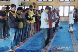 Ojol di Sampit memilih laksanakan shalat gaib dan tidak ikut demo
