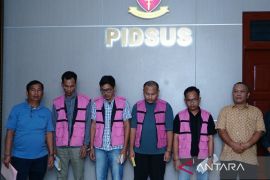 Kejati Sumut kembali tahan empat tersangka korupsi proyek jalan di Batu Bara