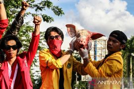 Aksi unjuk rasa di DPRD Kalimantan Tengah