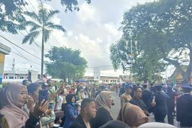 Ribuan warga Pangkalpinang saksikan Karnaval PBB HUT RI