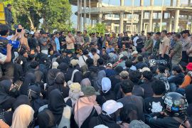 Unjuk rasa mahasiswa di Lampung Selatan berjalan aman dan damai