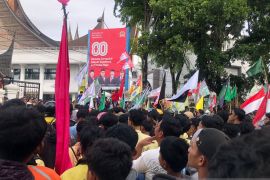 Aksi unjuk rasa di Sumbar berlangsung aman dan kondusif
