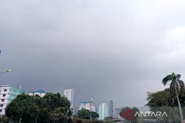 Senin, awan tebal diperkirakan gelayuti Jakarta sepanjang hari