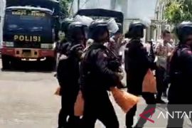 Pelayanan Samsat Karawang hanya setengah hari dampak dari isu unjuk rasa