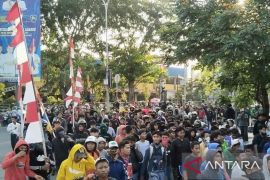 Unjuk rasa kelompok masyarakat sipil di gedung DPRD Karawang berlangsung kondusif