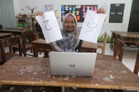 Sekolah daring pascakerusuhan di Kota Kediri