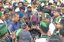 Tajuk ANTARA NTB - Merawat bangsa dengan damai, Mencari solusi bersama