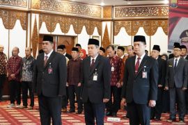 Tiga Direktur Bank Jambi dilantik dan diambil sumpah janji jabatan