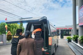 Kejari Samosir tahan mantan Kades Hariara Pohan korupsi dana desa Rp776 juta