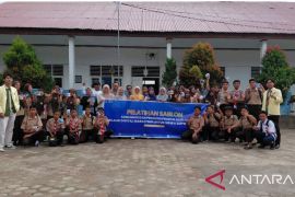 Tim UNP beri pelatihan sablon sublimasi dan promosi produk melalui digital marketing di SMPN 17 Padang