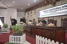 DPRD HSS paripurnakan jawaban eksekutif untuk raperda penanaman modal
