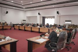 DPRD HSS rapat gabungan komisi bahas dua raperda