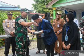 Dandim 1002/HST luncurkan program MBG di MAN 4