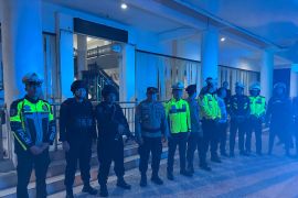 Petugas gabungan TNI-Polri gencarkan patroli skala besar jaga keamanan warga