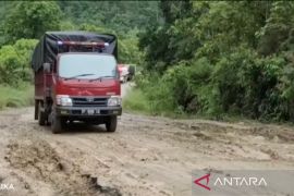 PUPR Kaltim  kebut jalan Tering-Ujoh Bilang target rampung Akhir 2025