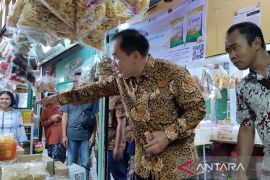 DPR kunjungi Pasar Genteng Surabaya pantau daya beli masyarakat