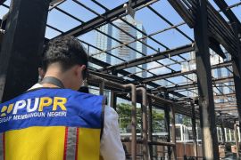 Kementerian PU tanggung perbaikan JPO dan halte di Senen dan Polda Metro Jaya