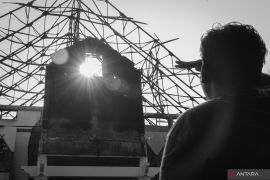 Terpopuler: Bom waktu kepunahan tenggang rasa, kerugian akibat demo, Prediksi Indonesia vs Laos U-23 hingga dana pokir DPRD NTB