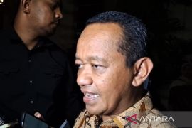 Bahlil tepis isu BBM langka, minta swasta B2B dengan stok nasional