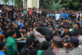 FOTO - Demo aliansi rakyat Aceh berlangsung damai