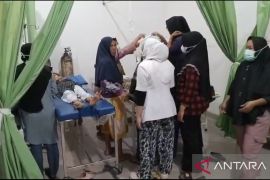 Dinkes OKI periksa sampel penyebab 63 siswa keracunan makanan