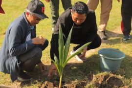 IAHN Mpu Kuturan Singaraja tutup PKKMB dengan penanaman pohon