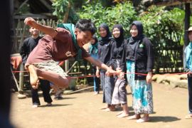 Lestarikan budaya, Dompet Dhuafa adakan voluntrip permainan anak-anak