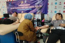 Satlantas Polres Kulon Progo gelar aksi donor darah