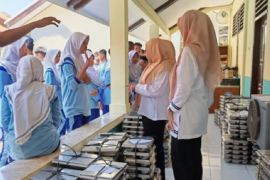 Tiga siswa SMP di Serang diduga keracunan telur basi