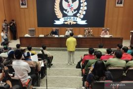 Sejumlah elemen mahasiswa sampaikan tuntutan di hadapan Pimpinan DPR