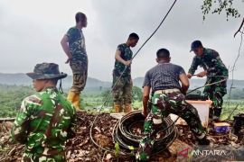 Heli hilang, tim SAR bagi lima SRU pencarian di Kalsel pada hari ketiga