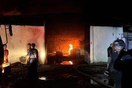 Kebakaran di Cimahi lalap gudang, 8 truk damkar dikerahkan