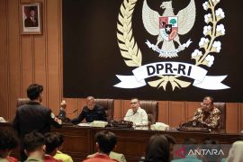 DPR pastikan bakal respons tuntutan 17+8
