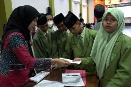 Baznas Kota Jayapura salurkan bantuan pendidikan 250 pelajar