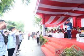 Kakanwil Kemenkum Babel hadiri pawai dan karnaval HUT Ke-80 di Pangkalpinang