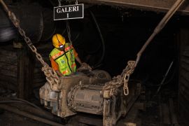 Tambang bawah tanah Sawah Luwung Page 1 Small