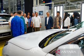 PM Malaysia resmikan pabrik EV pertama milik Proton di Perak