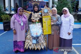 Banjarmasin showcases fashion creation from recycled waste