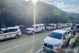 10 ambulans siaga bawa potongan jasad korban heli jatuh di Kalsel