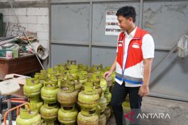 Antisipasi kelangkaan, Pertamina tambah pasokan elpiji di Jatim