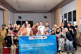 Prodi MMT dan Film UMN beri hibah PKM kembangkan promosi digital Desa Wisata Cirarab