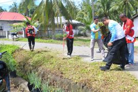 Pemkab Kayong Utara hidupkan budaya gotong royong lewat BBGRM XXII