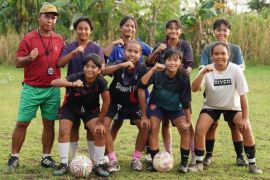 PT Timah bina pemain bola muda di Rias Bangka Selatan