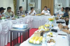 Gubernur Bangka Belitung percepat selesaikan administrasi lahan investasi kelapa