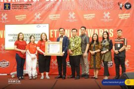 Kemenkum Sumut serahkan sertifikat KI pada Mall Centre Point Medan