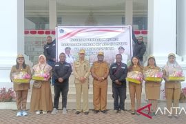 Dinkes Jayawijaya-KPA bagi makanan tambahan bagi 520 pasien HIV