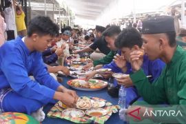 Pemkot Pangkalpinang gelar "nganggung" 1.000 dulang rayakan Maulid Nabi