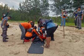 Jenazah penumpang kapal ditemukan terdampar di pantai Seruyan